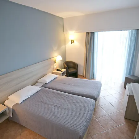 Oceanis 3*